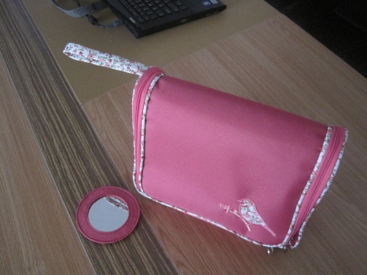 cosmetic bag with mirror